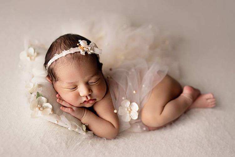 Newborn Photography  Wrap  Bla - Photography Life review and price